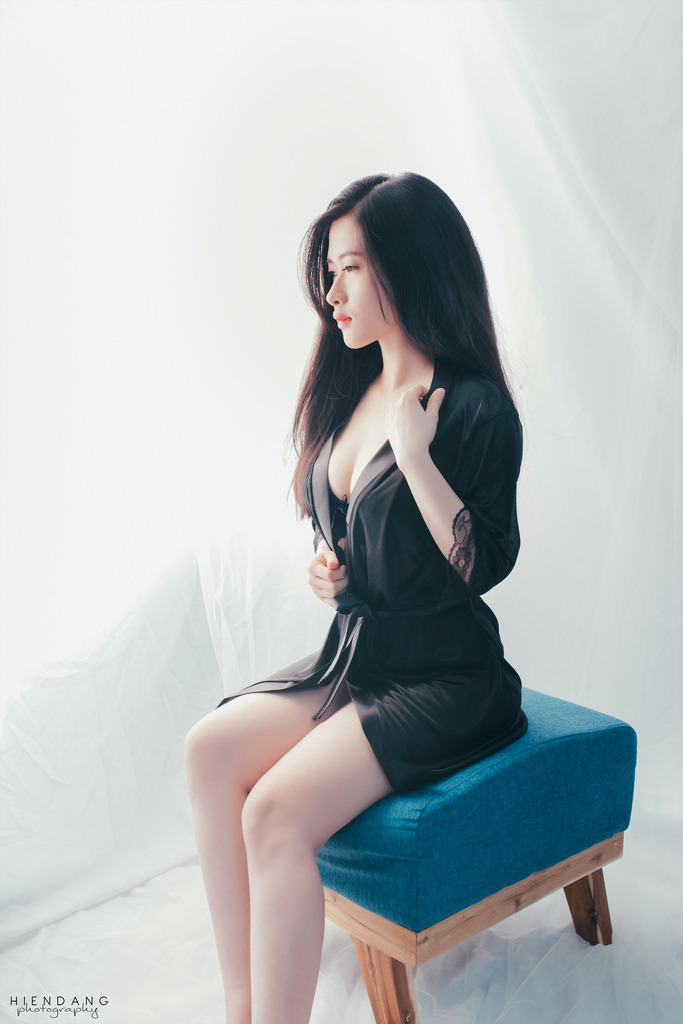 把舌头伸进她腿间花缝都市偷香